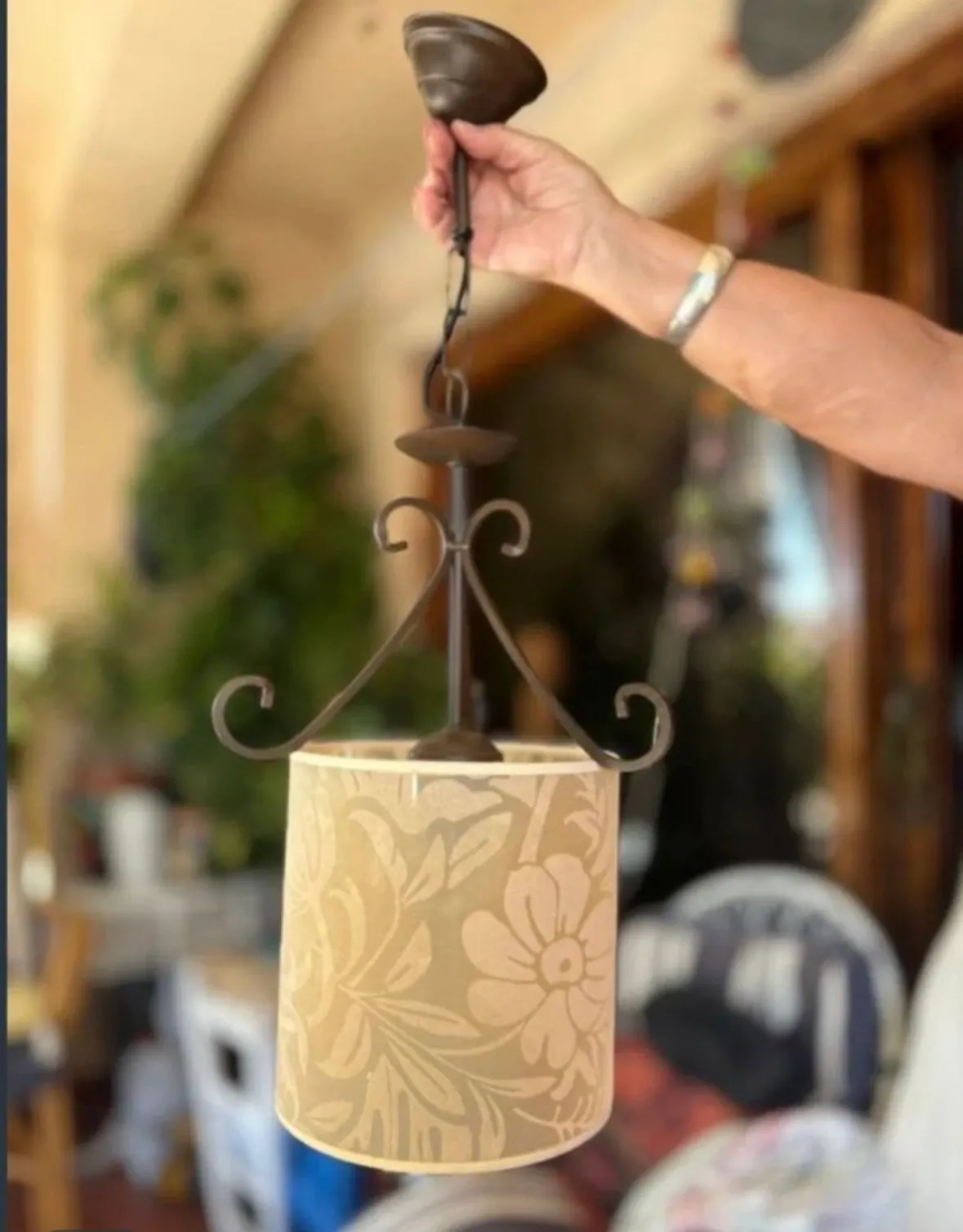 Lamparas de forja con pantalla beige