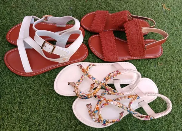Lote sandalias núm 33 nuevas