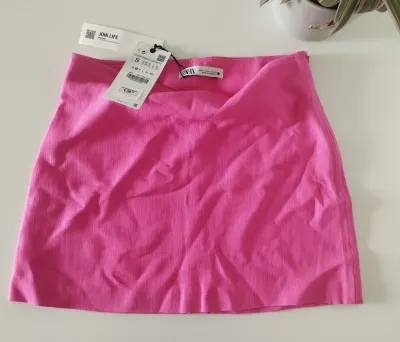 Minifalda ZARA Rosa Fucsia. NUEVA con etiqueta 🩷💝