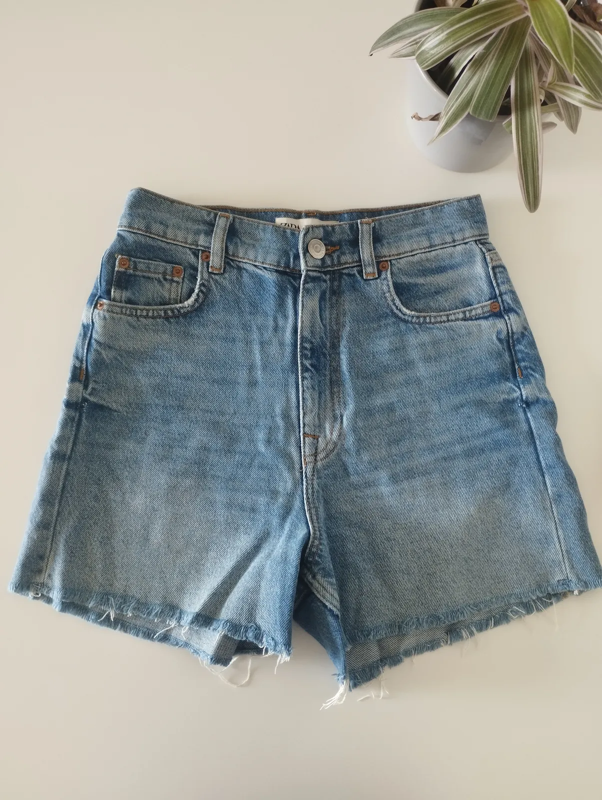 👖 Shorts Vaqueros Zara - Bajo Deshilachado - Talla 32