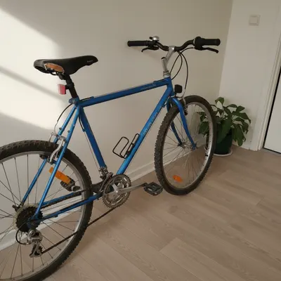Bicicleta de Montaña Azul rueda 26 ,18 velocidades