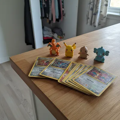 Evoluciones Prismáticas Colección con Figuras