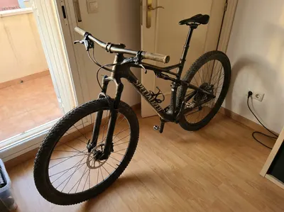 Bicicleta Specialized Epic 29 Carbono.