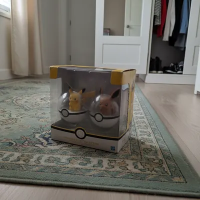 Colección Pokeball Pikachu Eevee Español