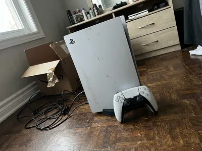 Consola Sony PS5 Digital + Mando