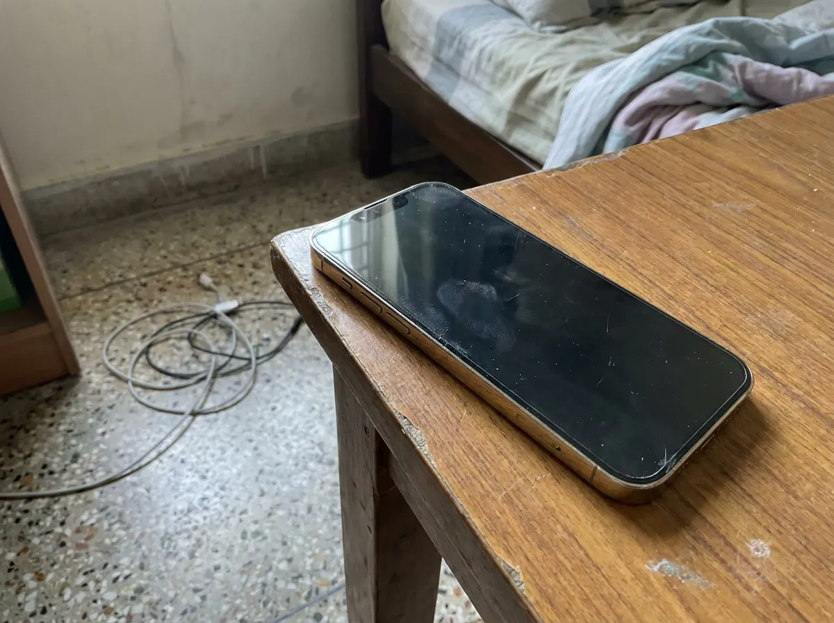 iPhone 13 Pro Dorado. Batería al 100%.