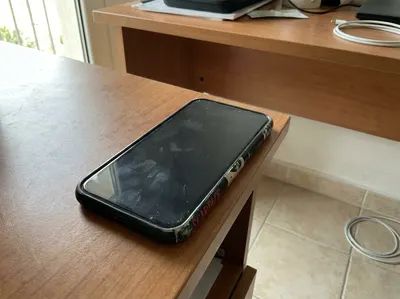 iPhone 11 Negro con funda