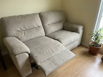 Sofá de 2 plazas beige
